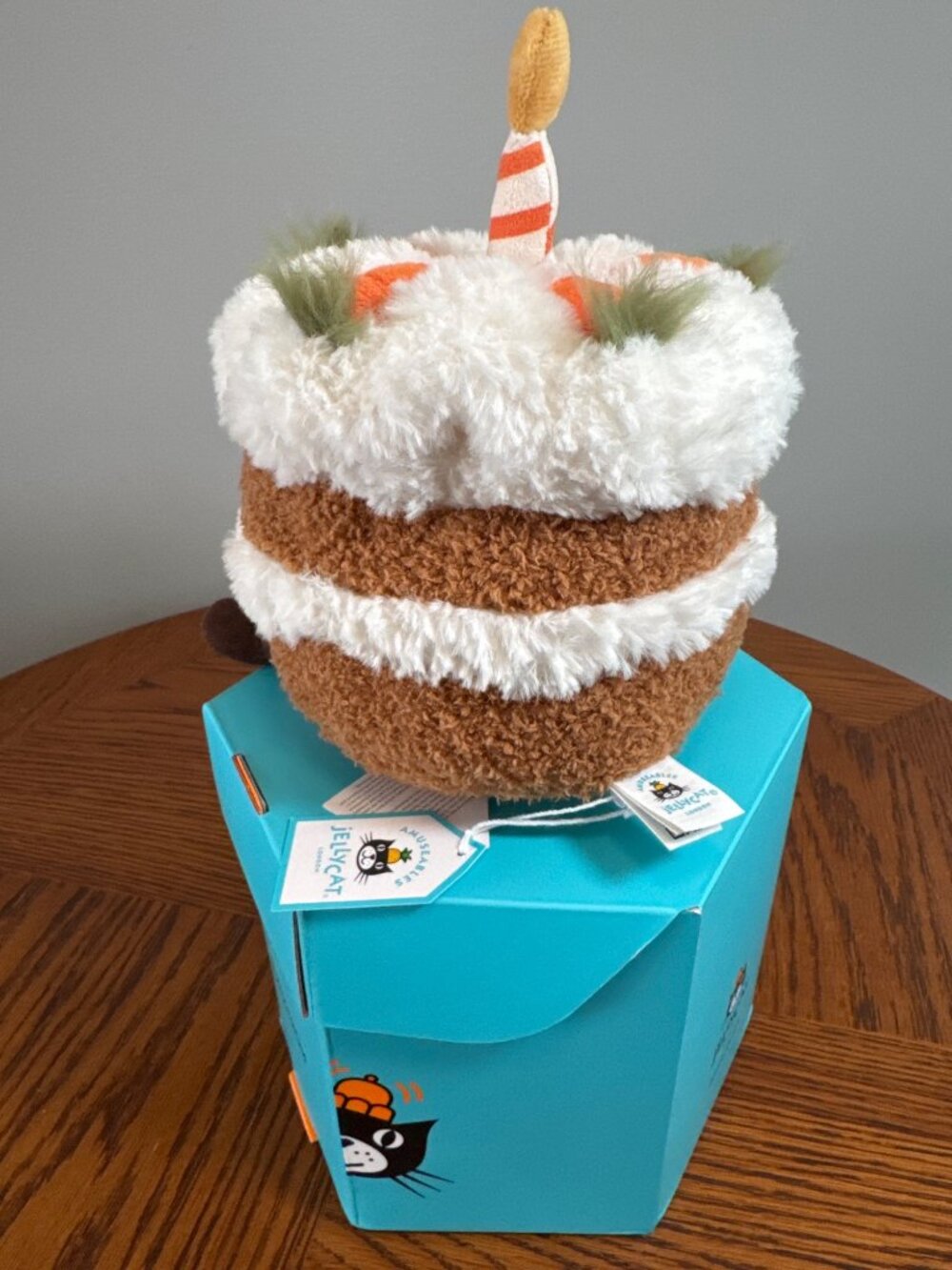 NWT Jellycat Amusables Carrot Cake Chicago Nordstrom Exclusive - Picture 4 of 10